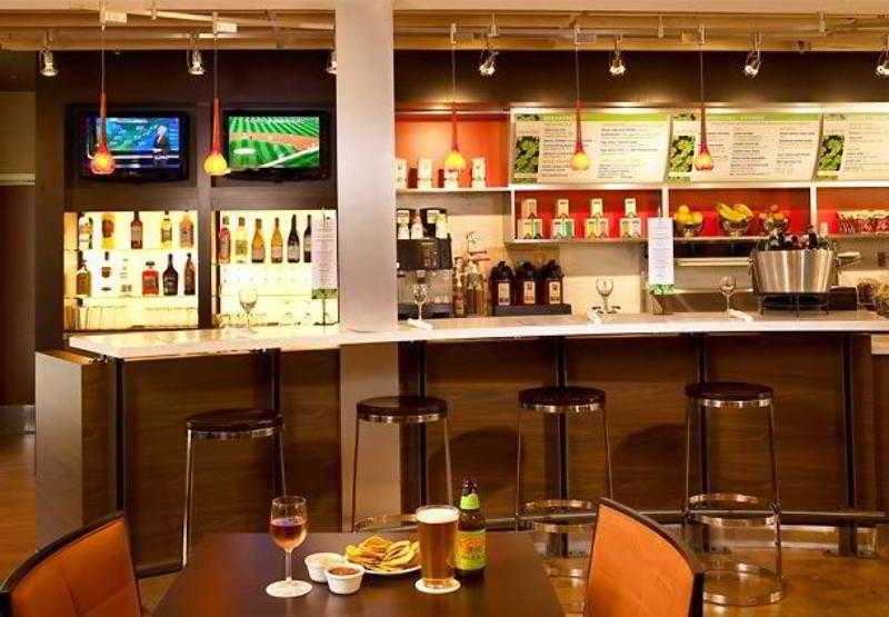 Courtyard By Marriott York Hotel Екстериор снимка