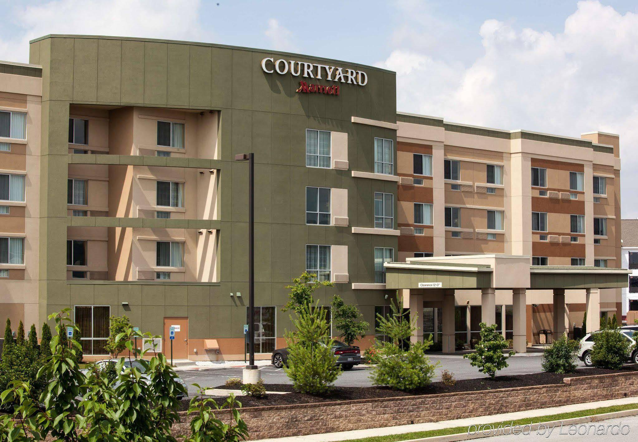 Courtyard By Marriott York Hotel Екстериор снимка