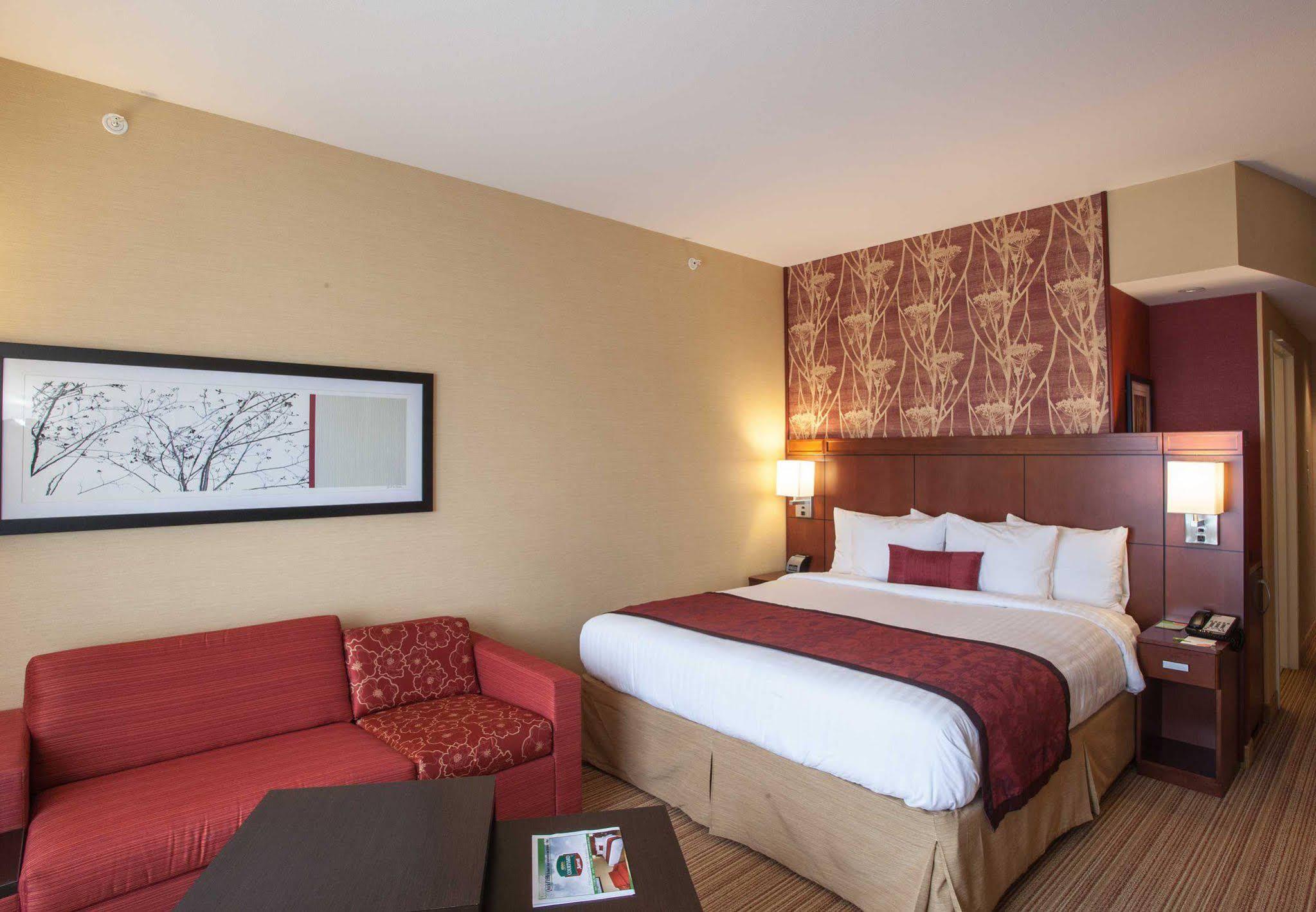 Courtyard By Marriott York Hotel Екстериор снимка