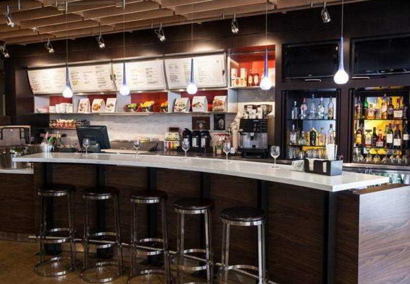 Courtyard By Marriott York Hotel Екстериор снимка