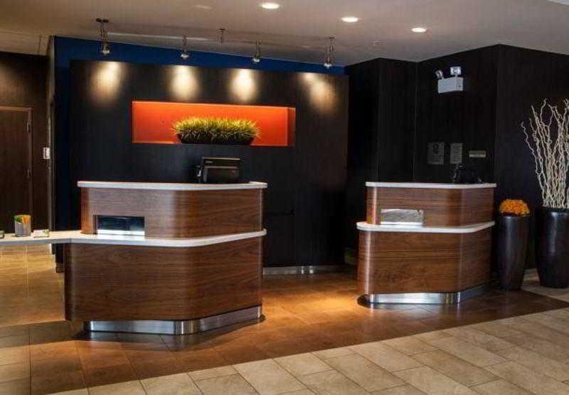 Courtyard By Marriott York Hotel Екстериор снимка