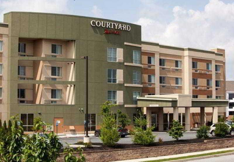 Courtyard By Marriott York Hotel Екстериор снимка