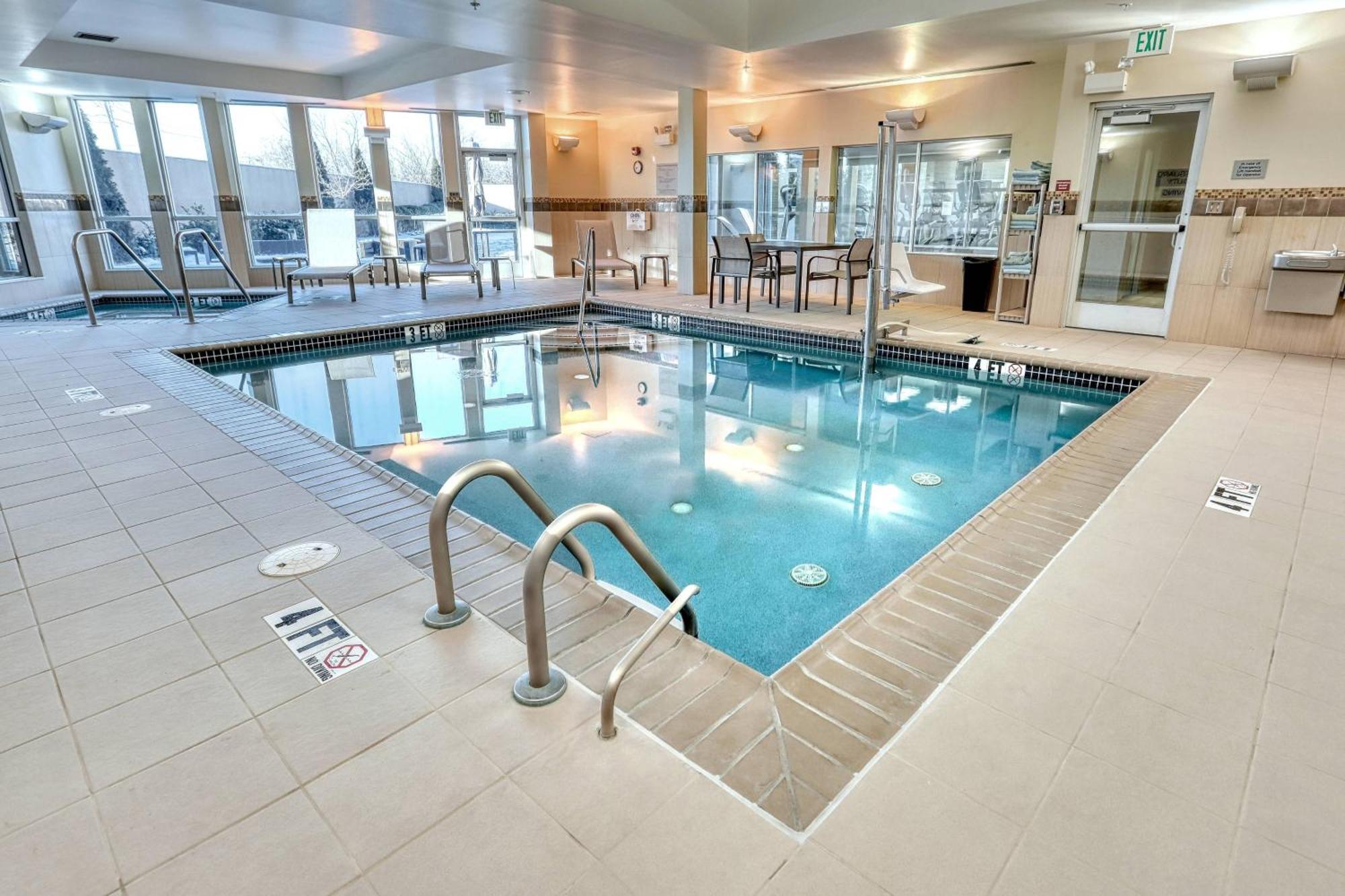 Courtyard By Marriott York Hotel Екстериор снимка