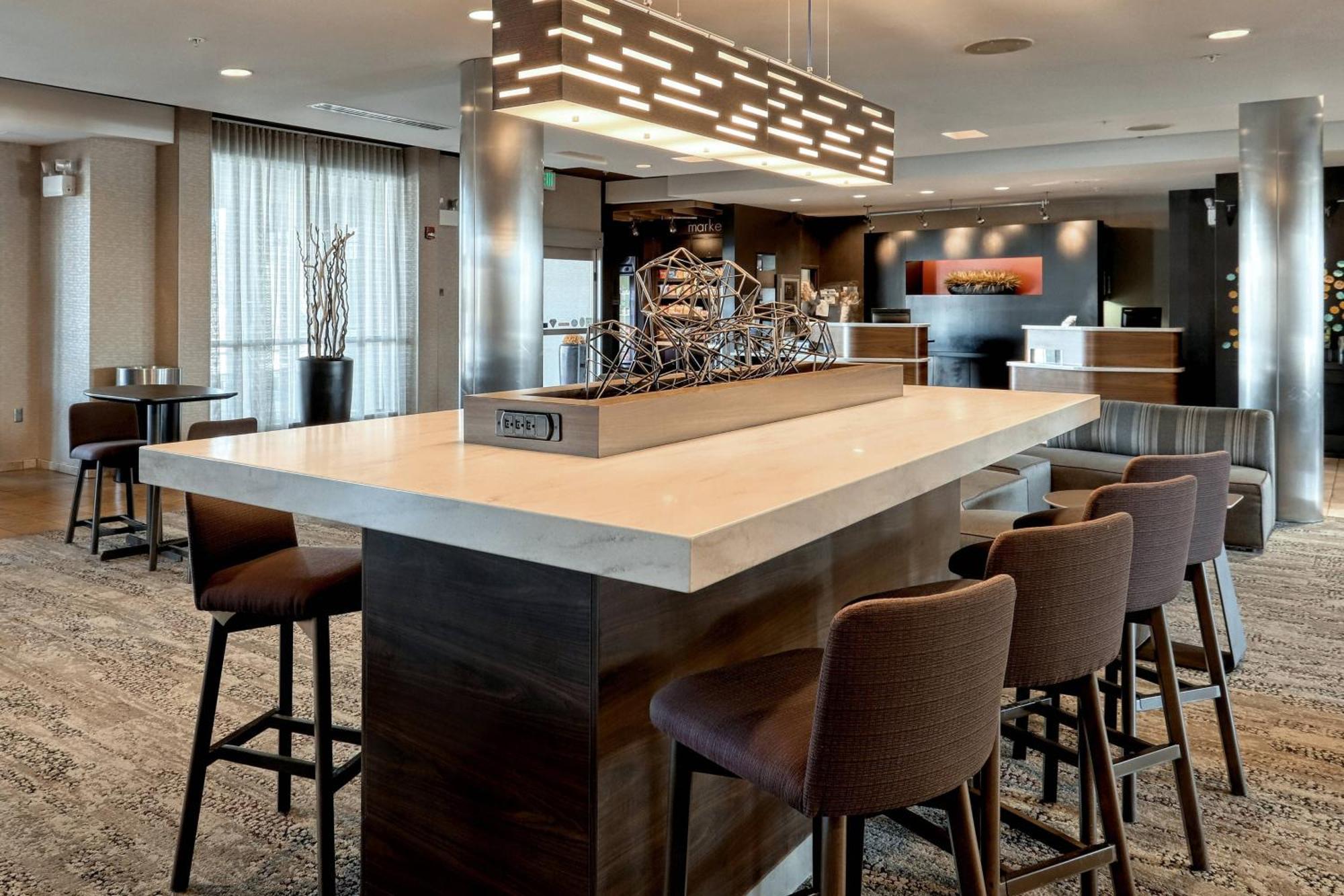 Courtyard By Marriott York Hotel Екстериор снимка