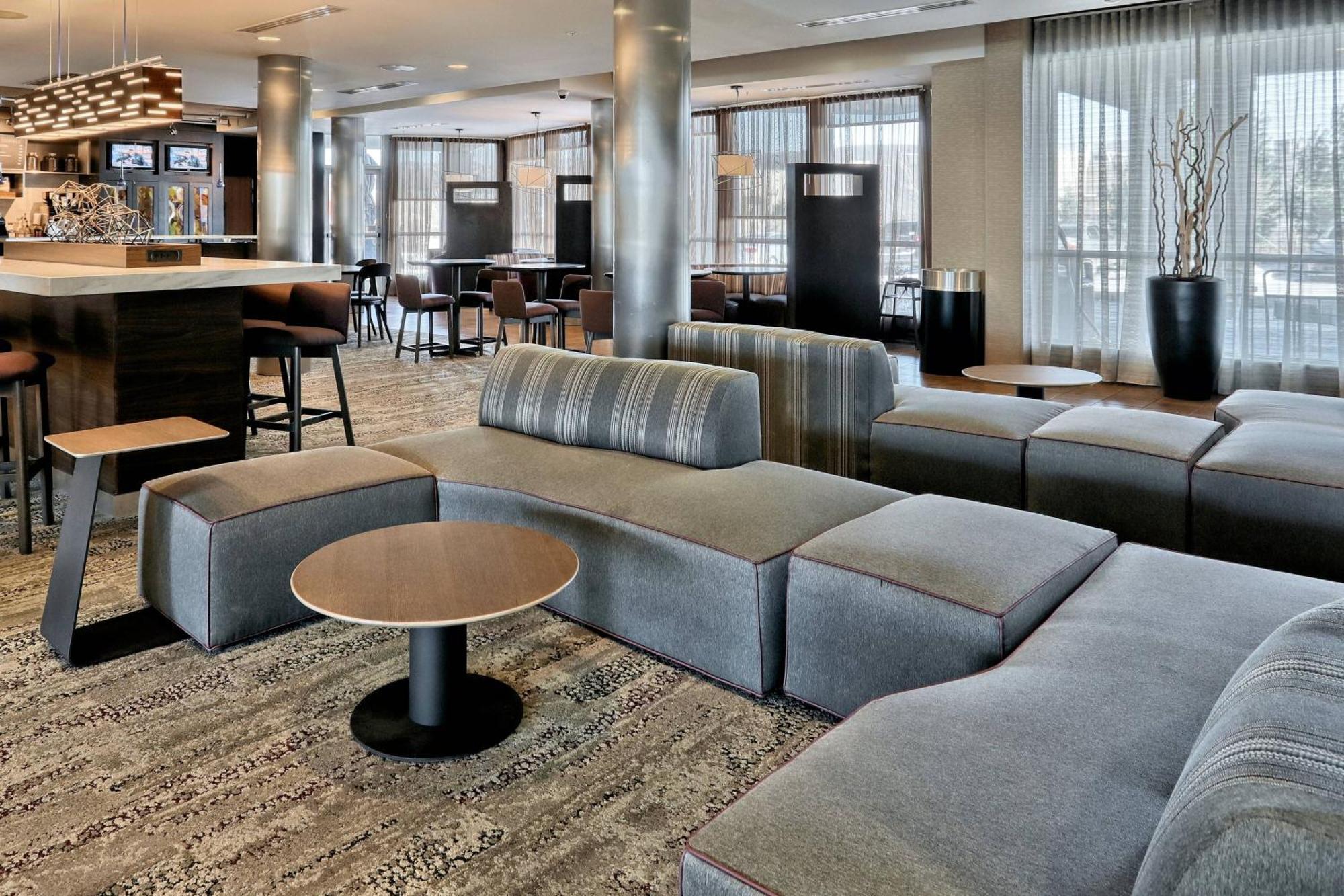 Courtyard By Marriott York Hotel Екстериор снимка