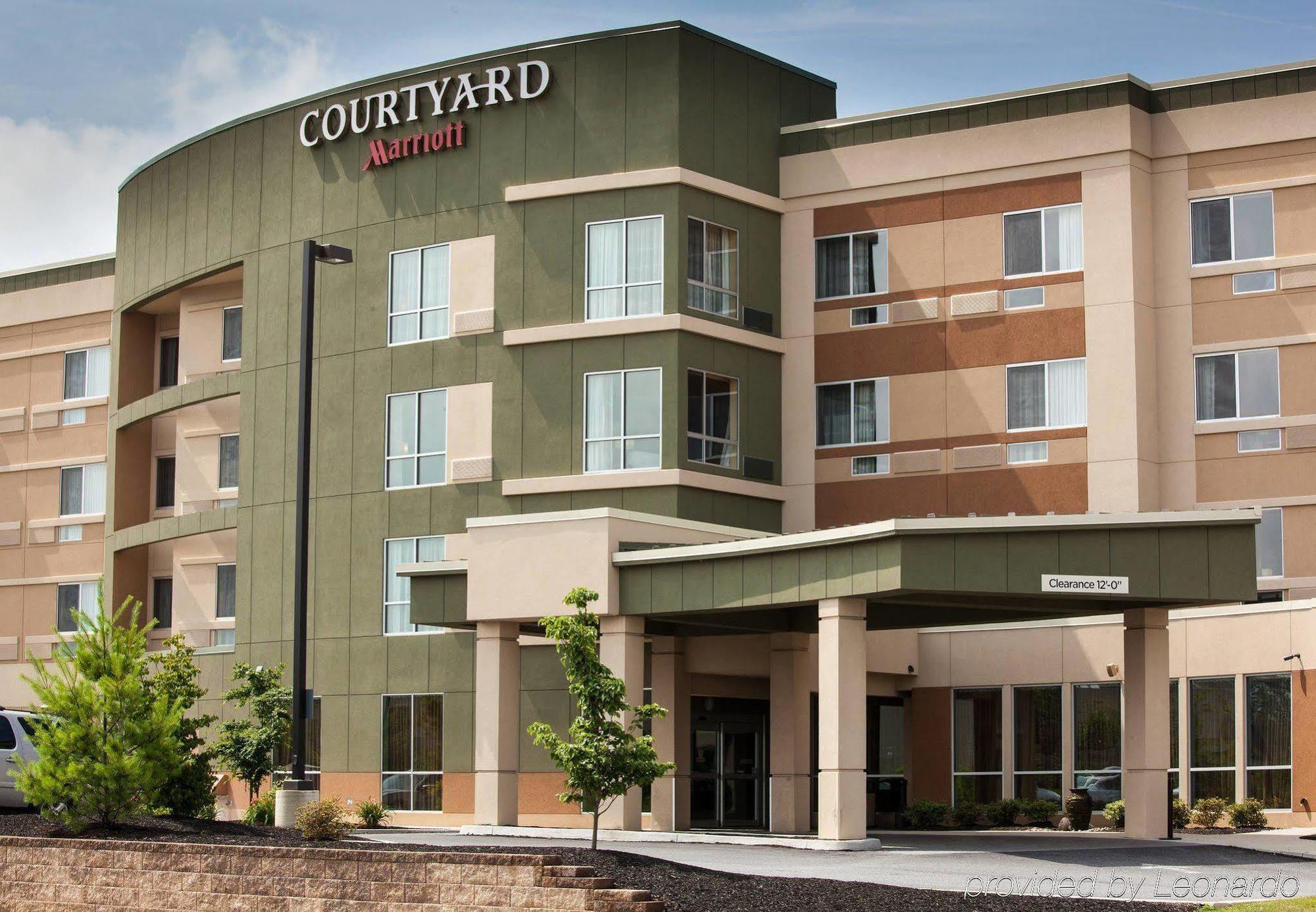 Courtyard By Marriott York Hotel Екстериор снимка